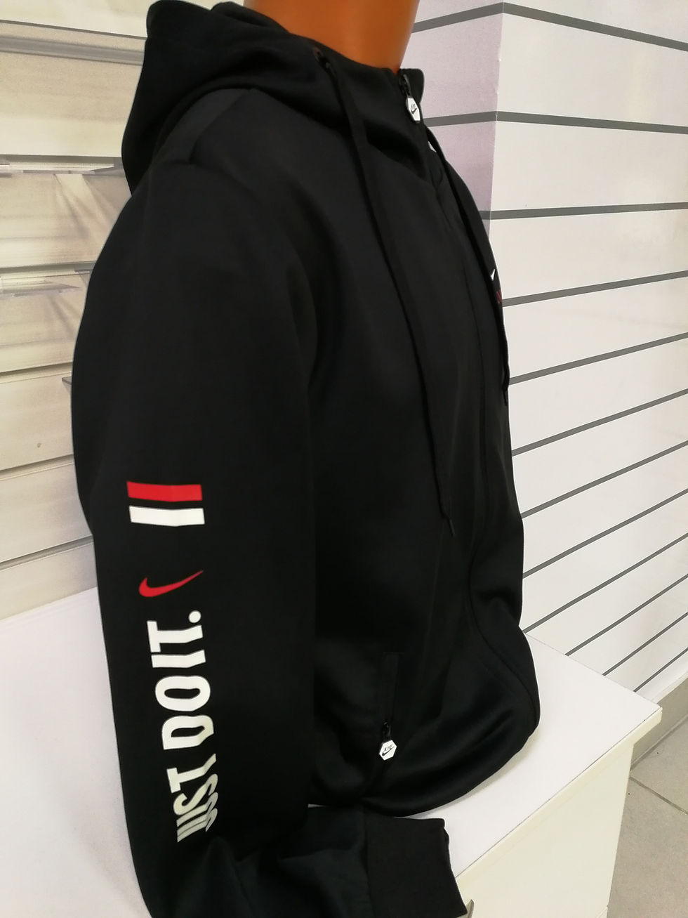 Миниатюра: Спортивный костюм NIKE