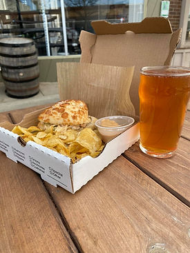 Four-Leaf-Brewing-Clare-MI-SanichBeerOutside.jpeg