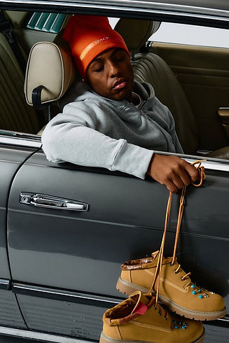 Like a vintage Mercedes SL -  comfort and style remains a classic role in Beyond Space des