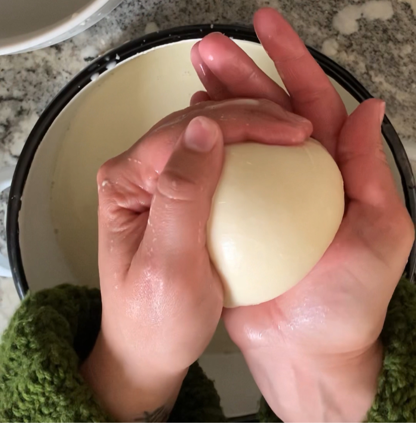 Turning Milk into Mozzarella: A Kitchen Alchemists Guide to Mastering the Curd