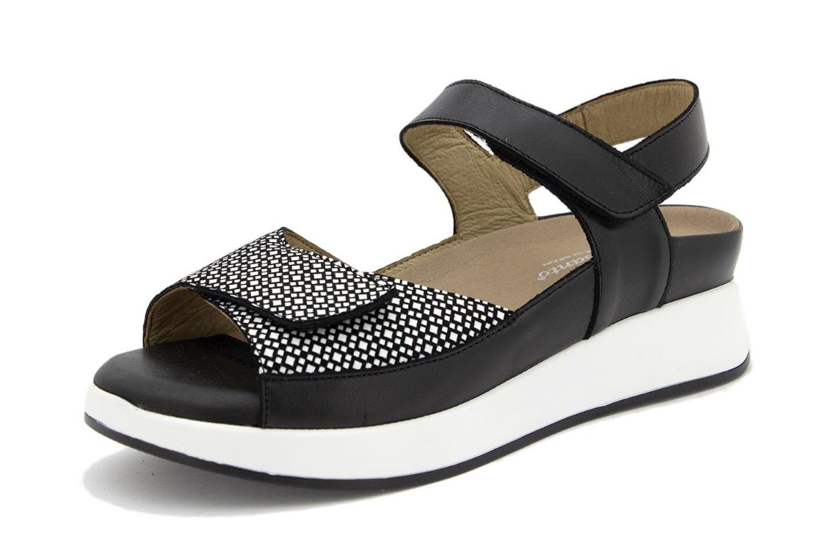 240422 | KUBIC BLACK