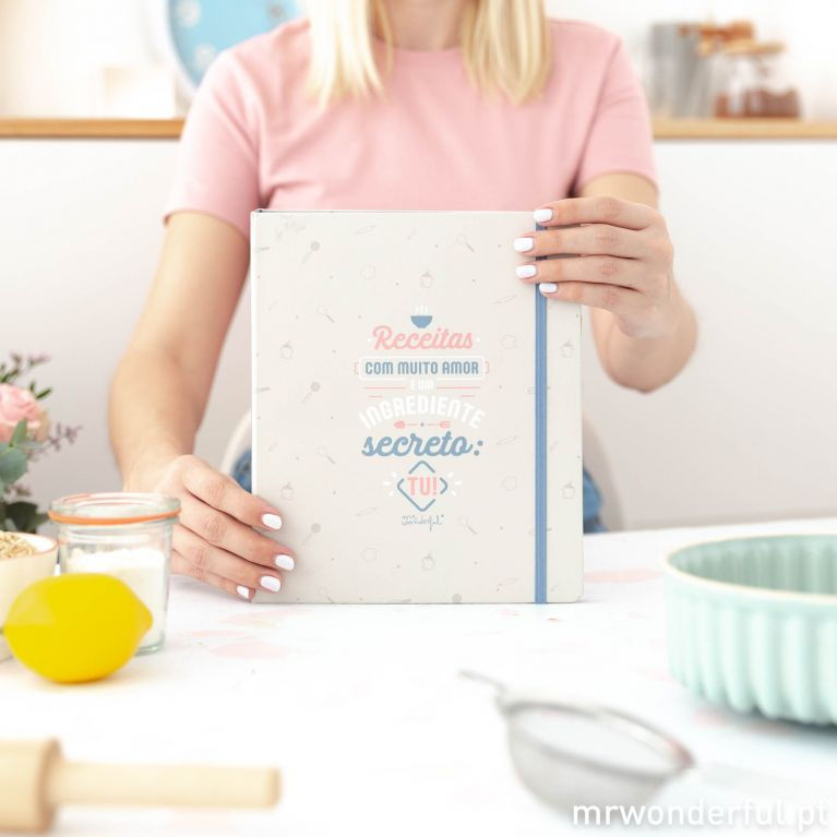 Miniatura: Livro de receitas com muito amor e um ingrediente secreto: tu!