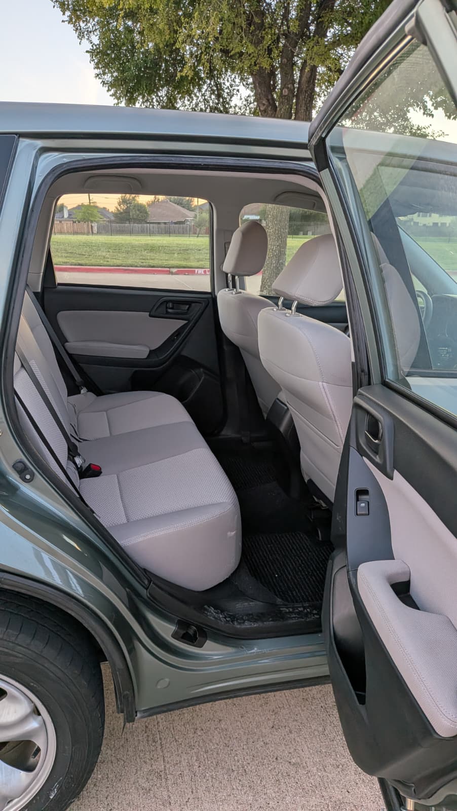 2014 Subaru Forester i - Photo 11