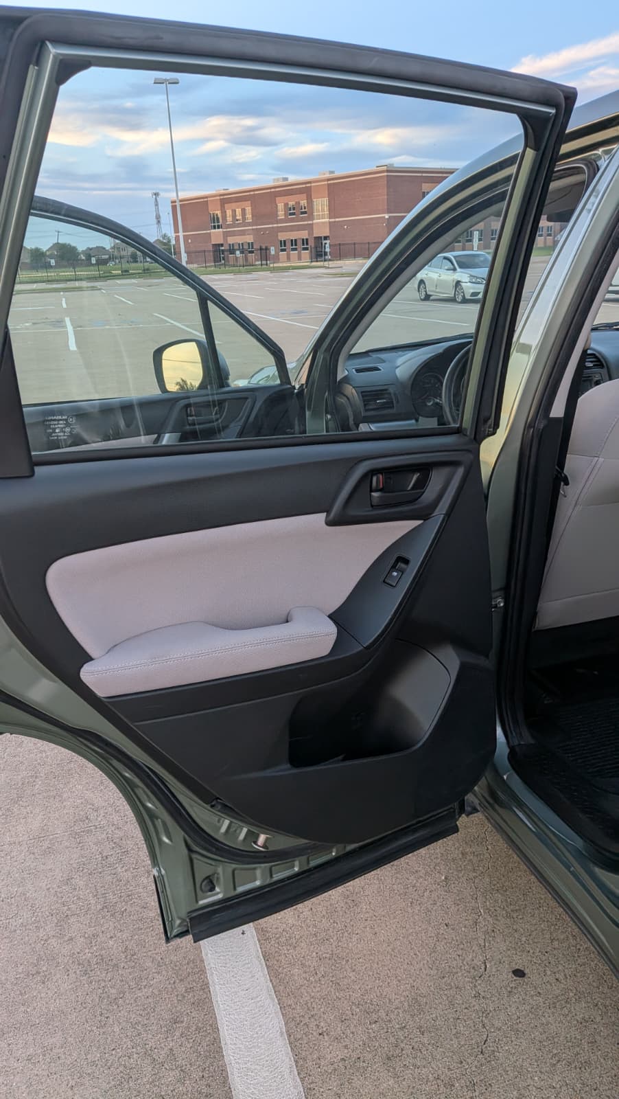 2014 Subaru Forester i - Photo 9