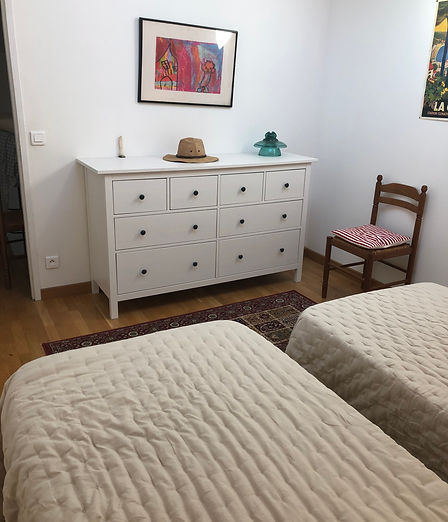9. chambre étage 2.jpg