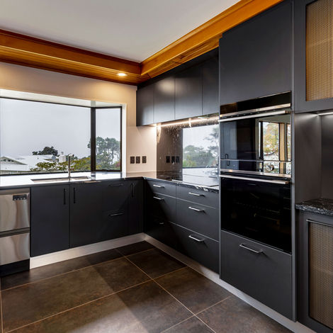 Black Beauty Kitchen
