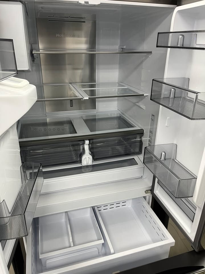 Thumbnail: Samsung Refrigerator! 31 cu ft French Door 4-Types of Ice Stainless Steel