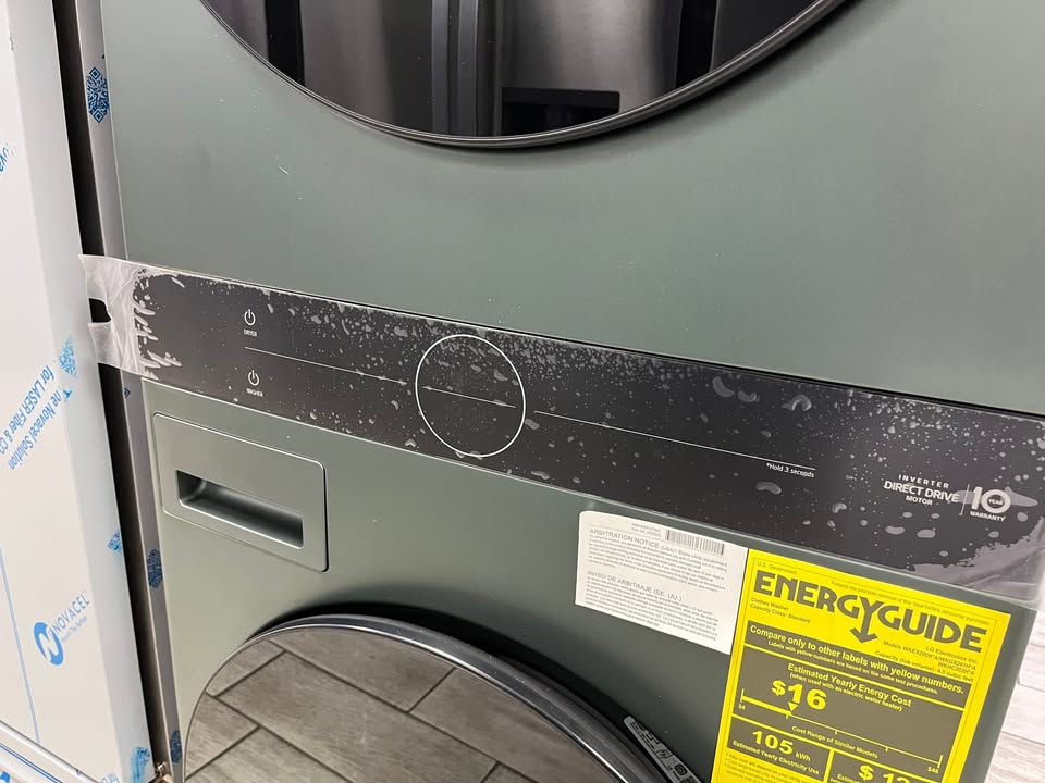 Thumbnail: LG WashTower Front Load 4.5 cu ft Washer & 7.4 Electric Dryer in Forest Green