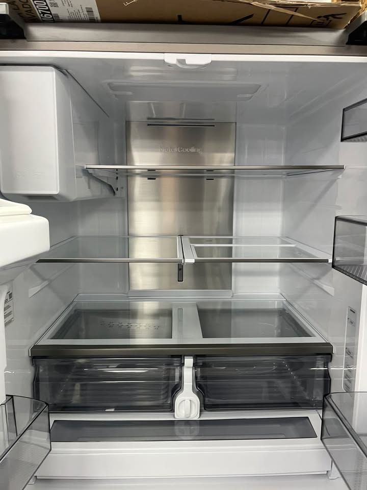 Thumbnail: Samsung Refrigerator! 31 cu ft French Door 4-Types of Ice Stainless Steel