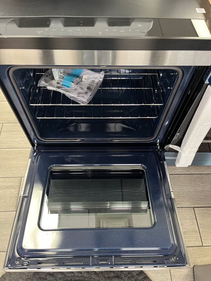 Thumbnail: NEW BESPOKE Smart Slide-In Induction Range 6.3 cu ft Stainless Steel