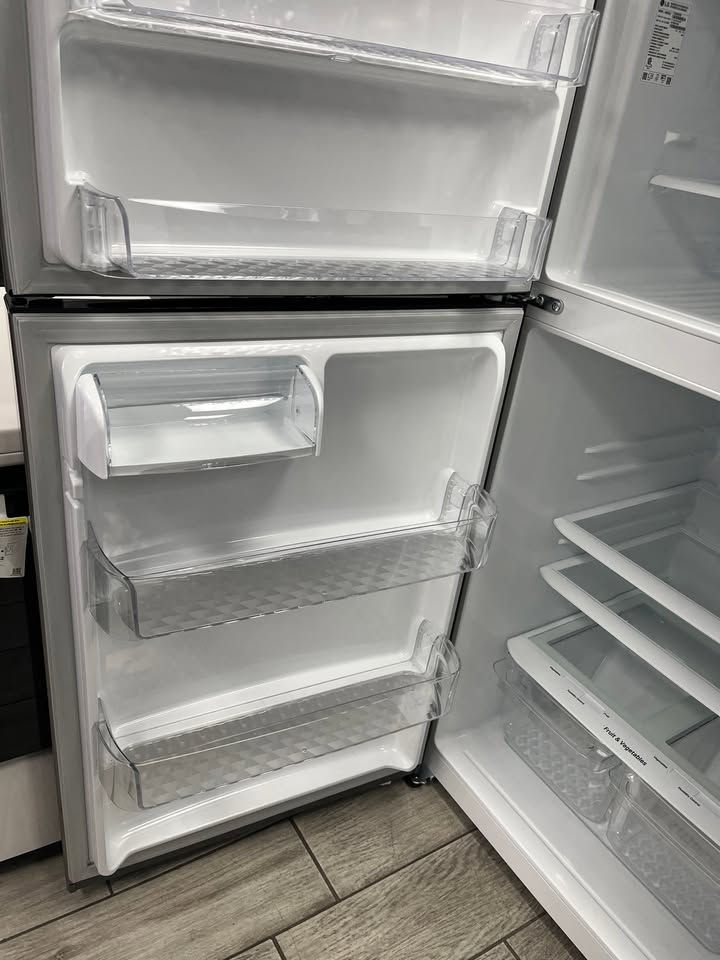 Thumbnail: NEW 30" LG Top Freezer Refrigerator! 20 cu ft Stainless Steel