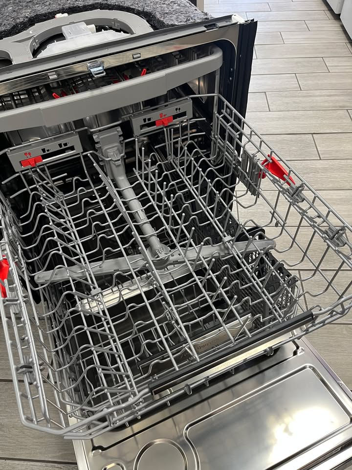 Thumbnail: NEW 24"Inch DISHWASHER! 3racks Samsung Dark Steel 39dBA