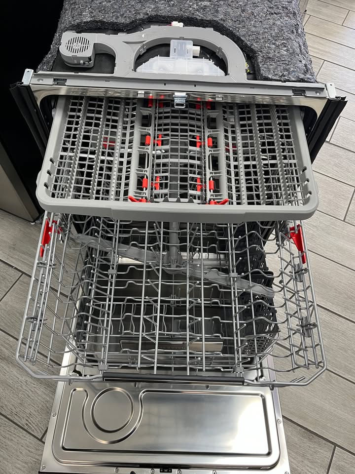 Thumbnail: NEW 24"Inch DISHWASHER! 3racks Samsung Dark Steel 39dBA