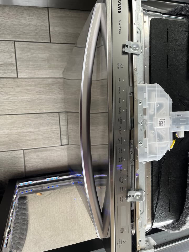 Thumbnail: NEW S&D Dishwasher! 24" Samsung 46dBA Stainless Steel 3 Racks! Delivery Availab