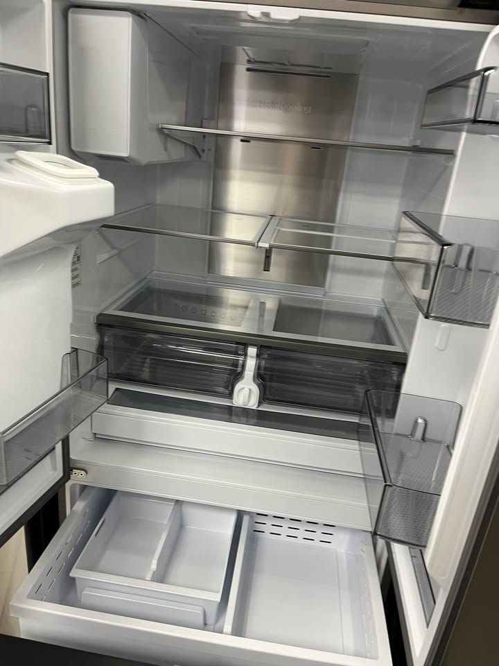 Thumbnail: Samsung Refrigerator! 31 cu ft French Door 4-Types of Ice Stainless Steel