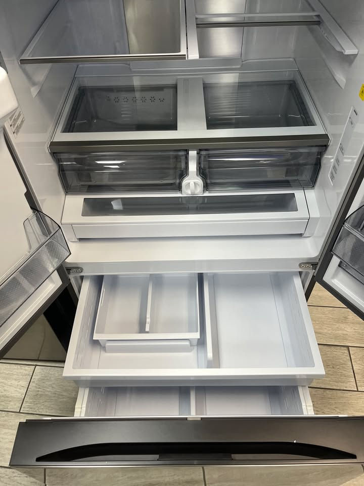 Thumbnail: NEW Samsung 4-Types of Ice Refrigerator! 31 cu ft French Door Stainless Steel
