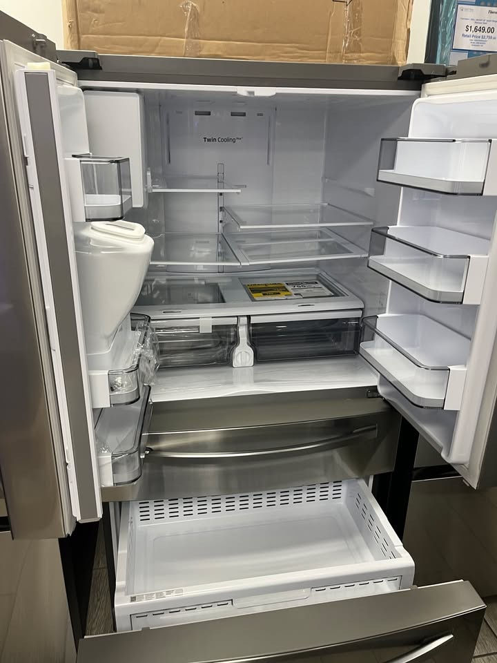 Thumbnail: NEW Samsung Refrigerator! 28 cuft French Door Flex Zone Stainless Steel Double D