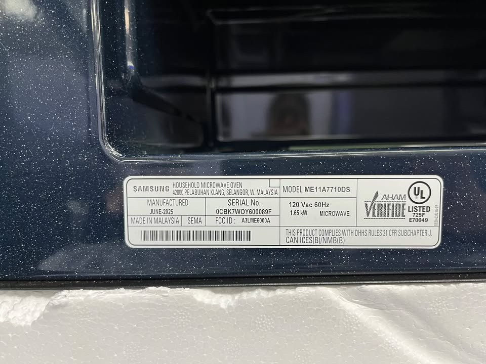 Thumbnail: NEW Smart SLIM Over-The-Range 1.1 cu ft Microwave Samsung in Stainless Steel!