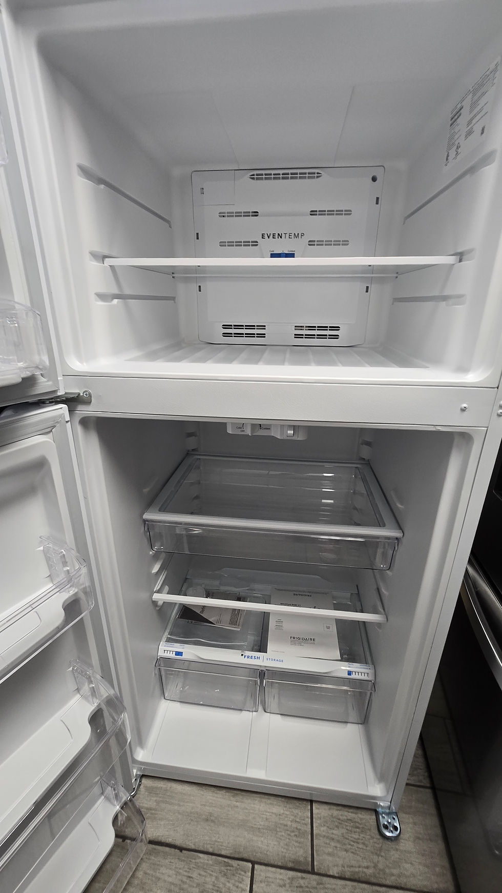 Thumbnail: Frigidaire - 20 Cu. Ft. Garage Ready Top Freezer Refrigerator - White
