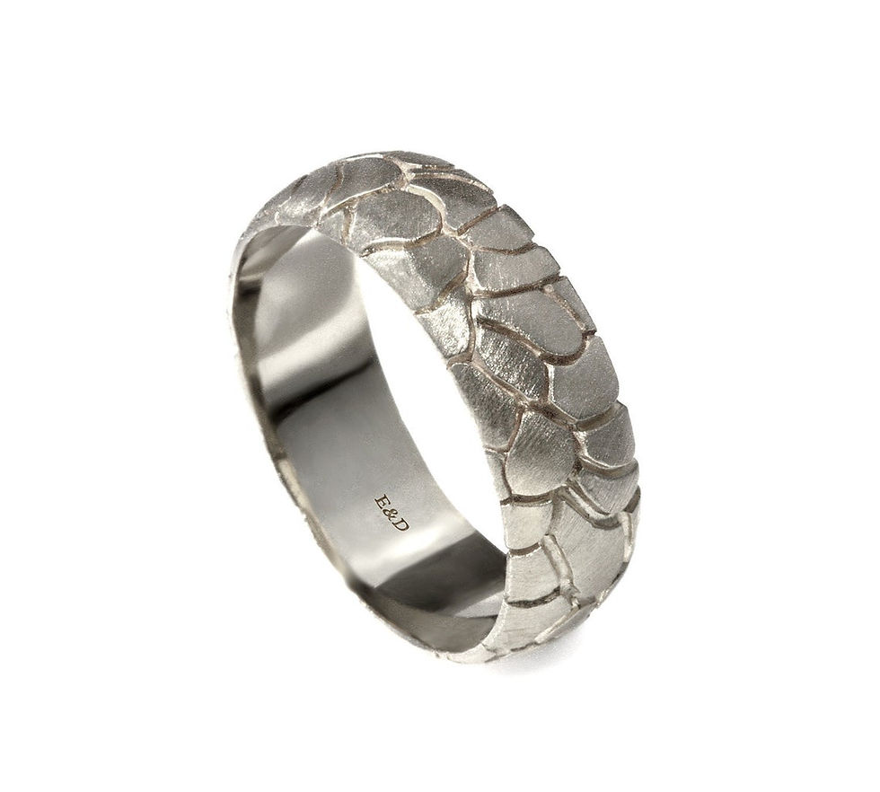 טבעת נישואין זהב לאישה ולגבר עיצוב בסגנון גולמי אדמה מבוקעת