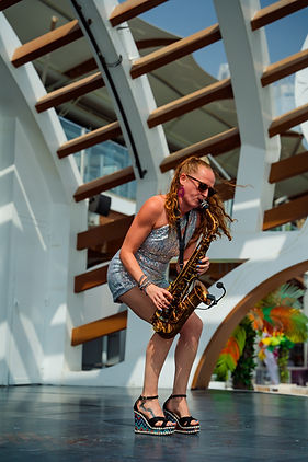 Kerrie Solo Sax Pic 4 Urosh.jpg