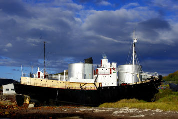 OFP AY002-S01 Cheynes IV whale chaser, Albany.JPG