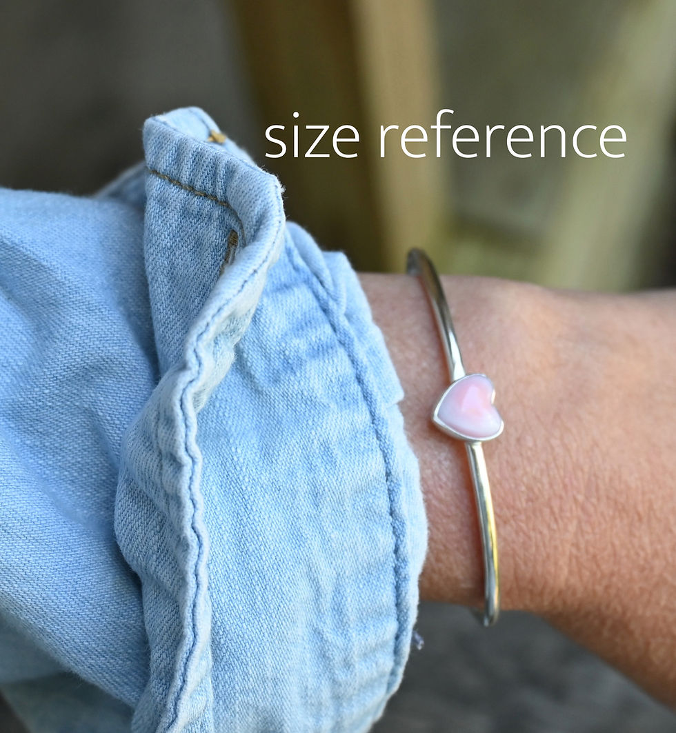 Thumbnail: Pink queen conch shell sterling silver heart cuff bracelet