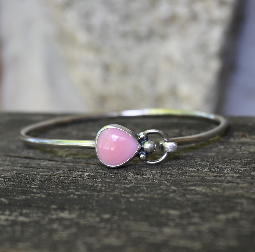 Thumbnail: Pink Queen Conch Sterling Silver Bangle Bracelet