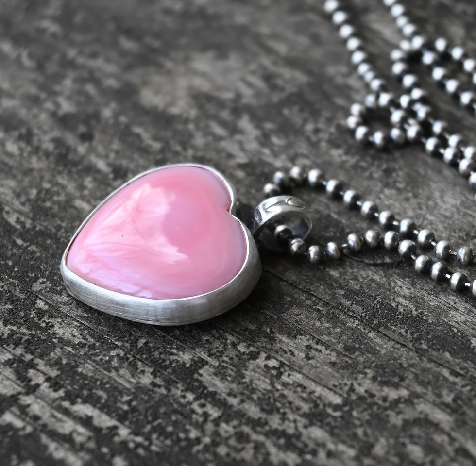 Thumbnail: Pink queen conch heart sterling silver necklace