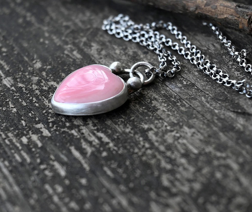 Thumbnail: Pink queen conch heart sterling silver necklace