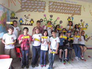 Três Barras - Educação entrega kits de Higiene Bucal