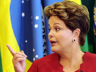 FINANCIAL TIMES: Dilma deveria continuar no poder