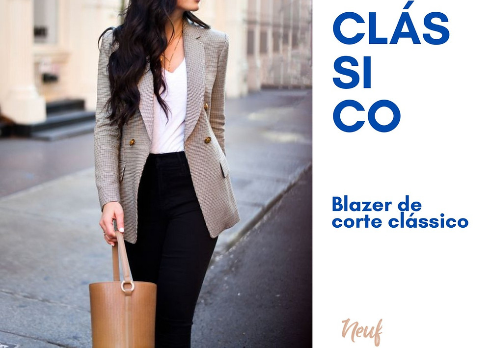 mulher com blazer peça essencial no guarda roupa
