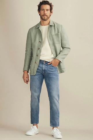homem de calça e blazer do estilo masculino