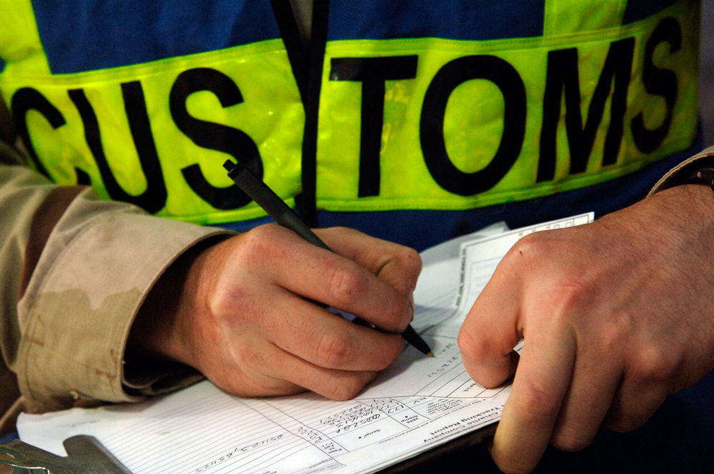 A Foreigner's Guide to Dealing with Korean Customs when Shipping