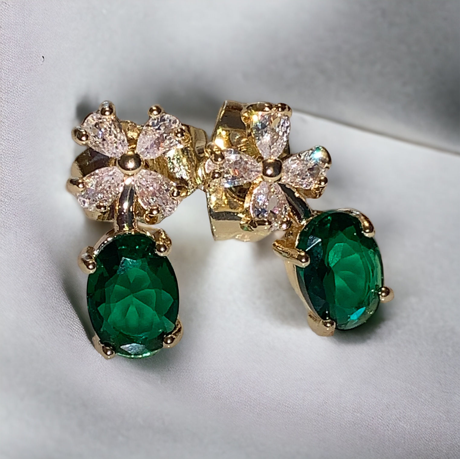 Aretes Flor con Piedra
