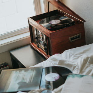Capsule temporelle : Conseils pour réussir une décoration intérieure vintage authentique