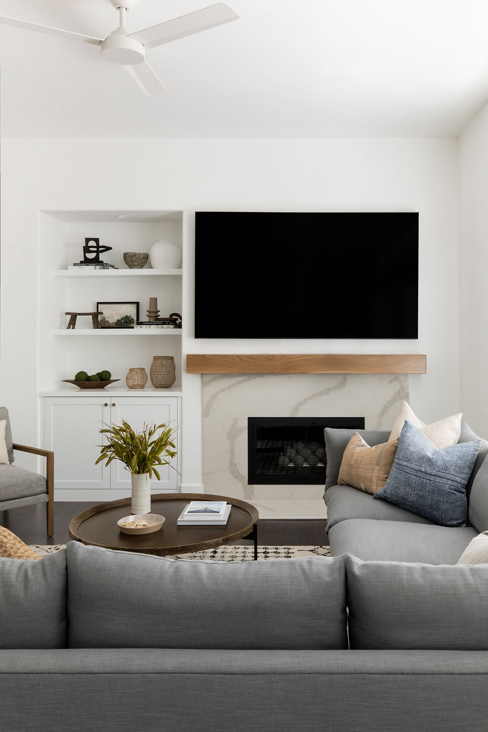 casual family room by Lindsey Brooke Design