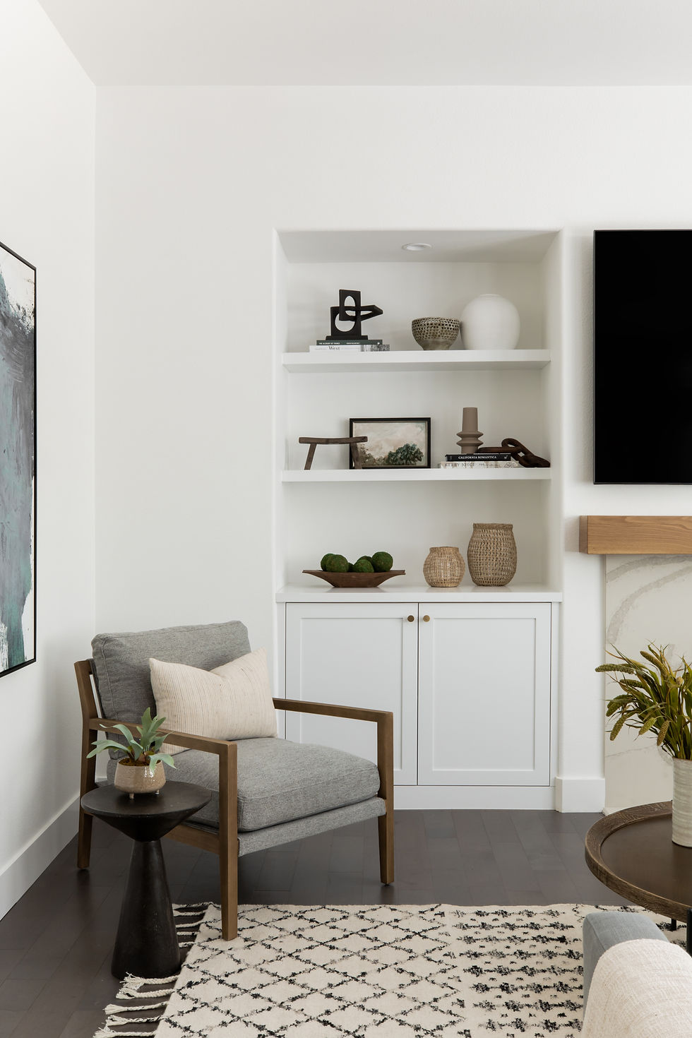 casual family room by Lindsey Brooke Design