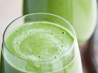 Collard Greens Smoothie With Mango and Lime
