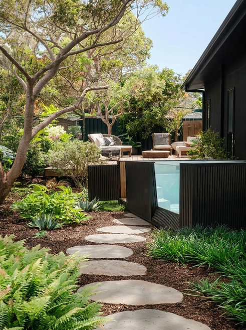 Small Pool_V2_Studio_in situ.png