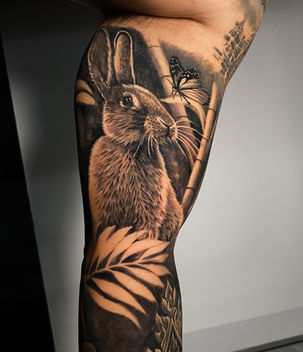 Tatuaj iepure realizat de către Cătălin Soare, artist la SunTattoo Cluj-Napoca