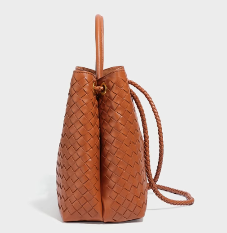 Miniatura: Borsa intrecciata in pelle chiusura con magnetica