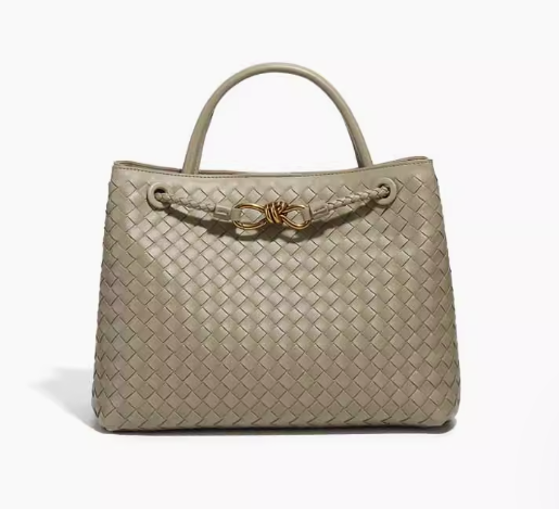 Miniatura: Borsa intrecciata in pelle chiusura con magnetica