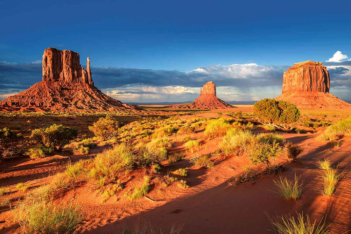 Visiting-the-Navajo-Nation-Monument-Valley-LP.jpg