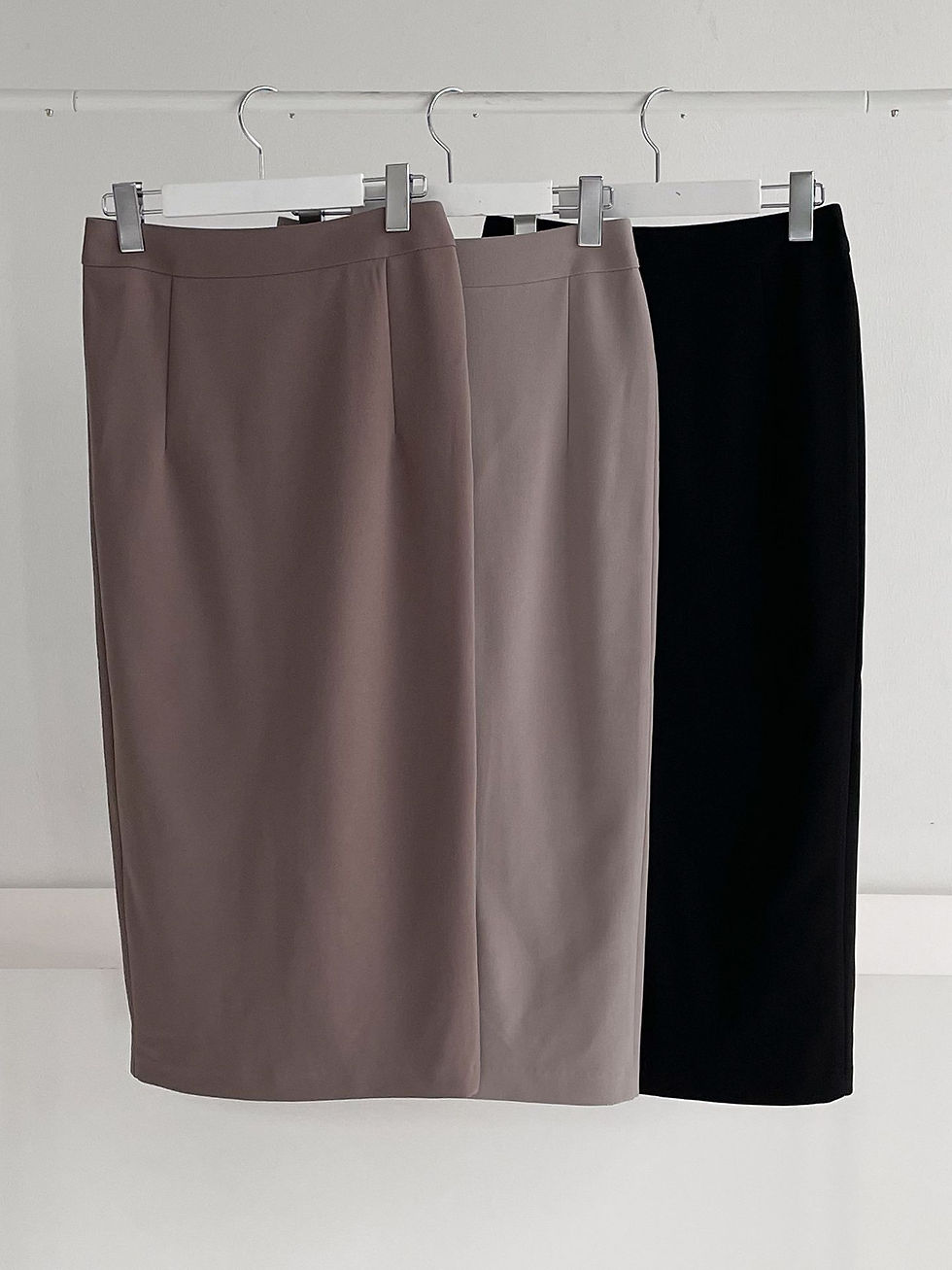 섬네일: [3color] H라인 일자핏 롱 스커트 뒷트임 슬림핏