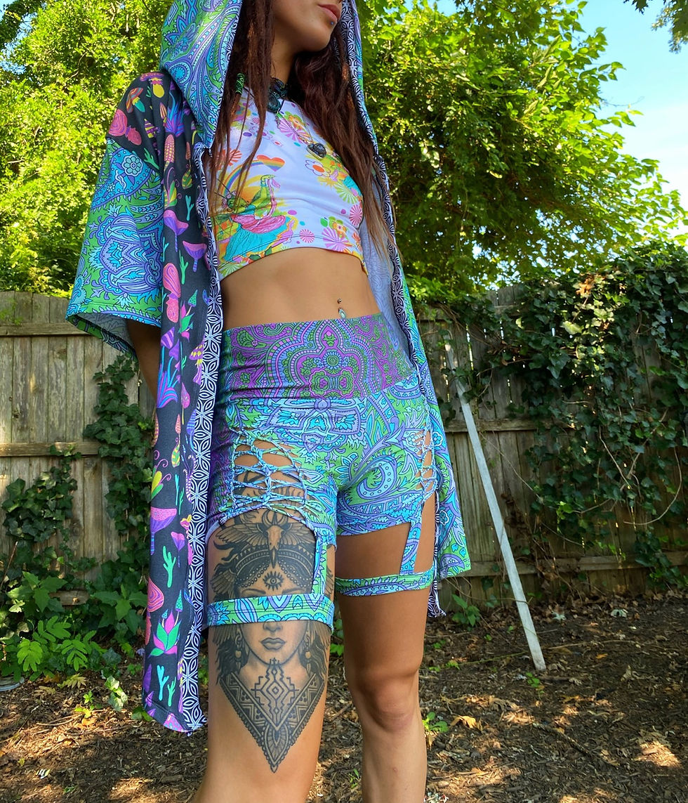 Thumbnail: Paisley N’ Shrooms Kimono