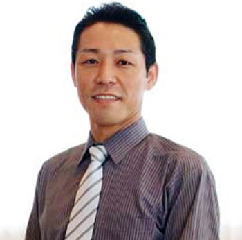 講師