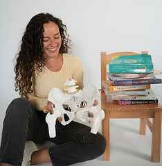 Jerika, Daisy Doula Services teaching birth class in Knoxville, TN