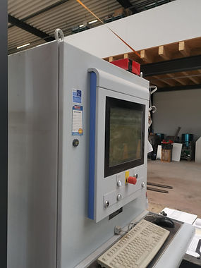 Dienstleistungen (CNC Zuschnitte, Metallbearbeitung, Blechkantungen)